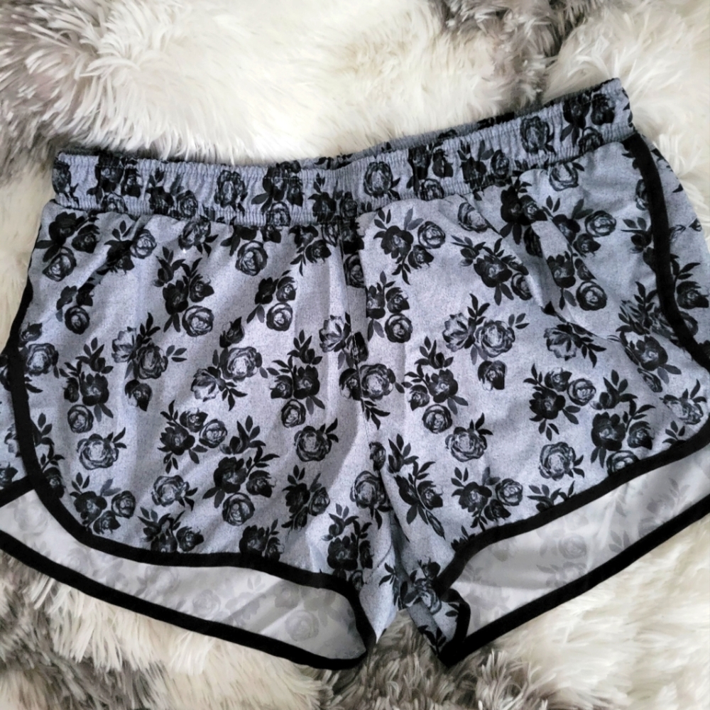 Activewear shorts